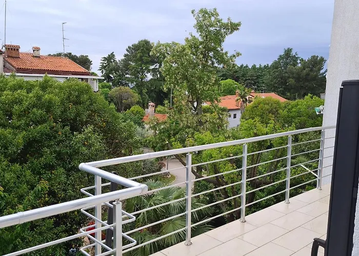 Apartment With Wifi - 16880 Poreč